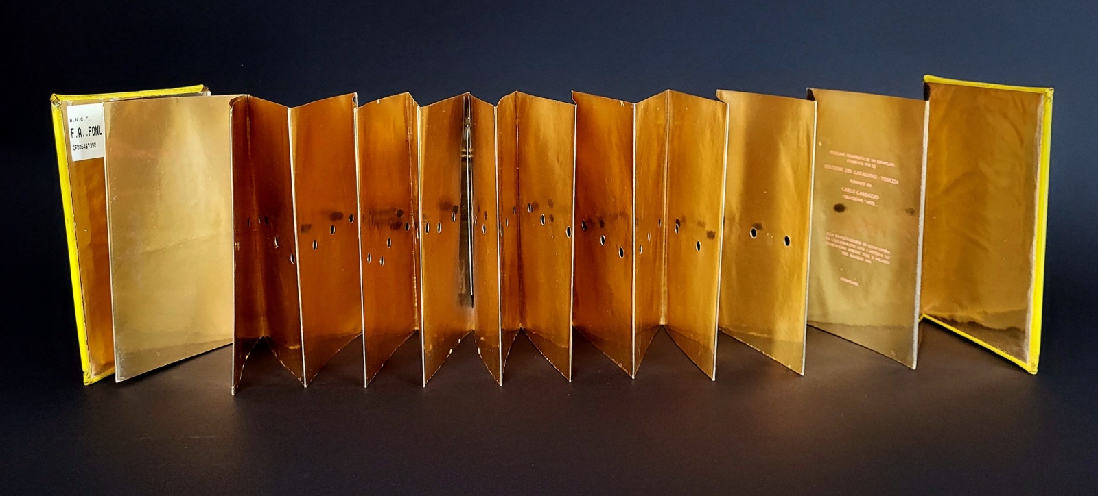 Lucio Fontana  Concetto spaziale 1966